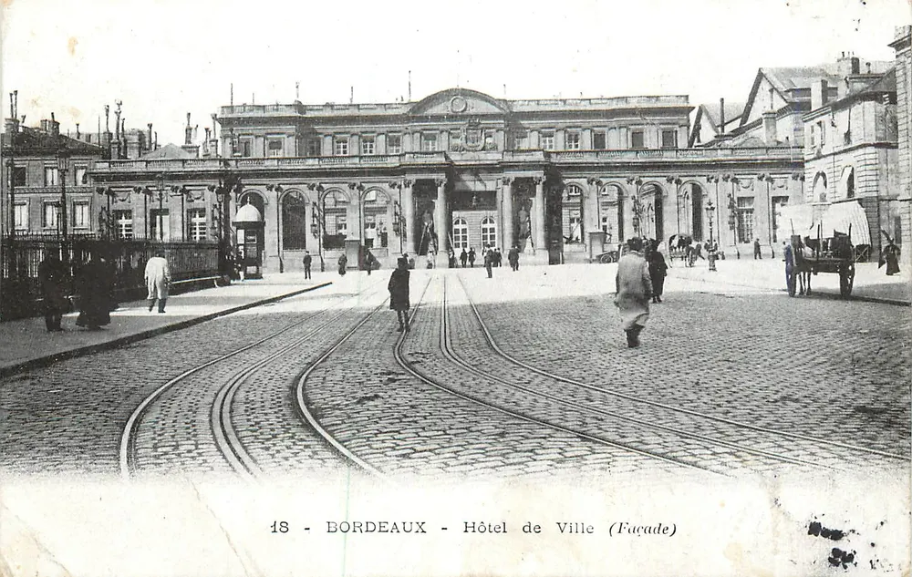Bordeaux - Hotel de Ville (Fachada) — editor desconhecido, n° 18 - Frente