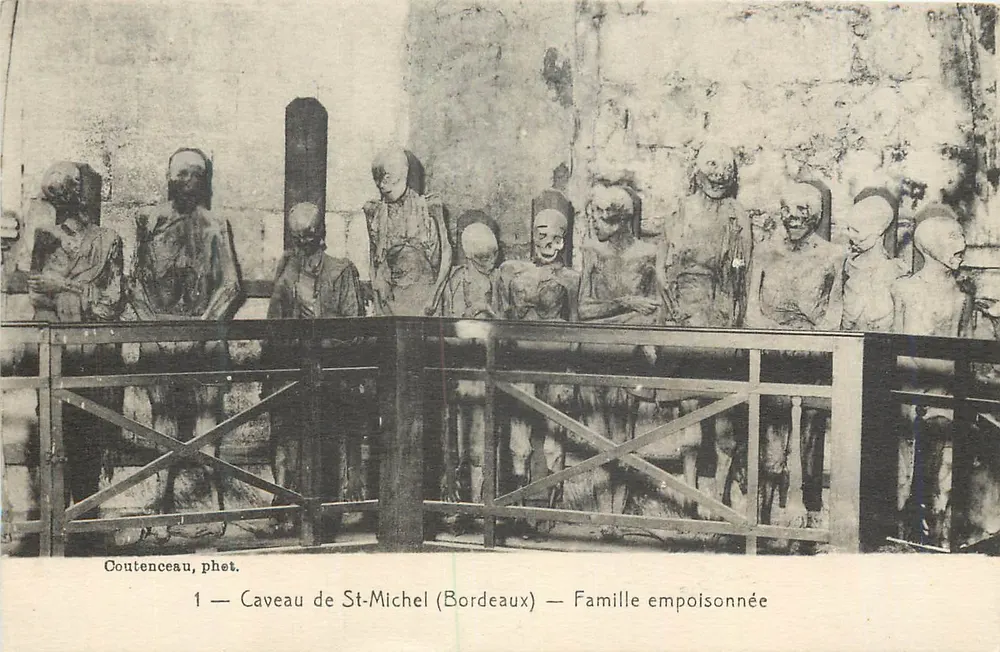 Grabkapelle von St-Michel (Bordeaux) — Vergiftete Familie — COUTENCEAU, phot. - Vorderseite