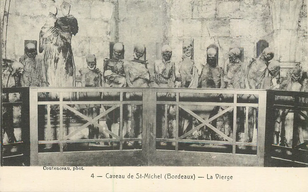 Caveau de St-Michel (Bordeaux) — La Vierge — Coutenceau, phot. n°4 - Recto