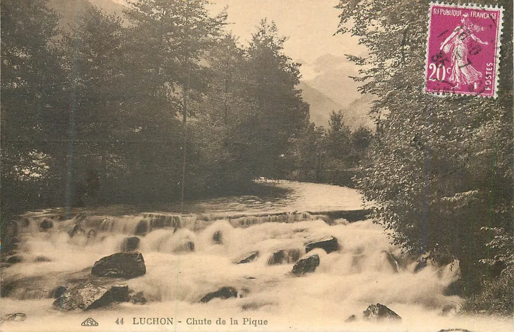 Luchon - Cachoeira da Pique — editor Alacienne des Arts Photomécaniques, Strasbourg, n°44 - Frente