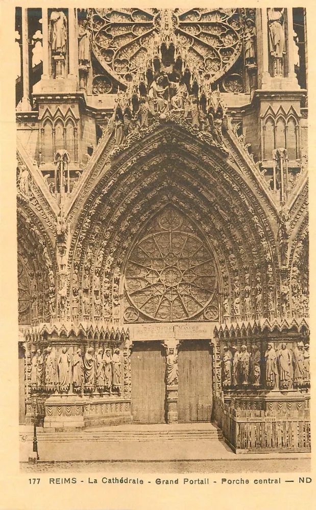 Reims - Die Kathedrale - Großer Portal - Zentraler Vorhof — ND - Vorderseite