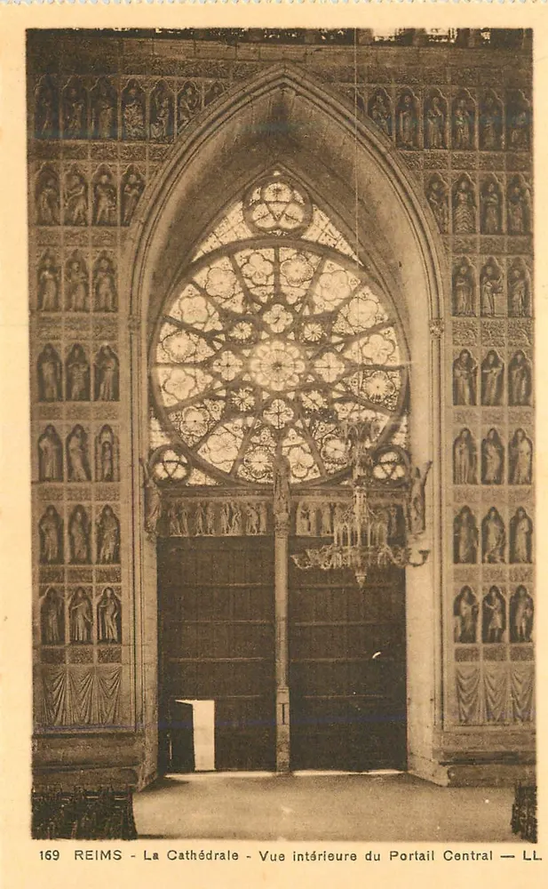 Reims - La Cathédrale - Vue intérieure du Portail Central — LL - Recto