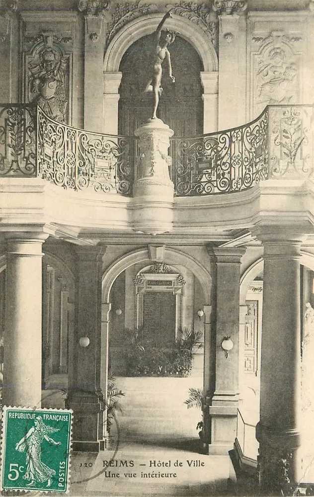 Reims — Hôtel de Ville — Une vue intérieure — République Française n°120 - Recto