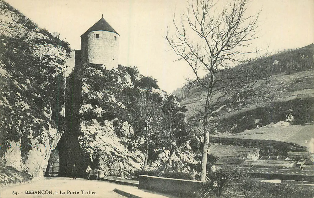 Besançon — A Porta Cortada — n° 64 - Frente