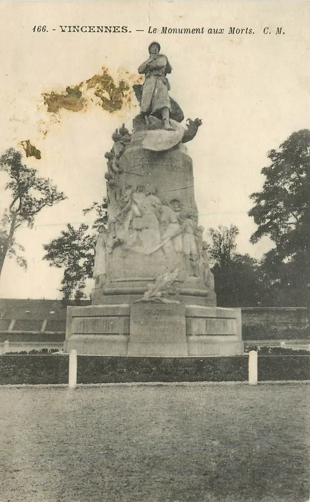 Vincennes — O Monumento aos Mortos — C.M. n°466 - Frente