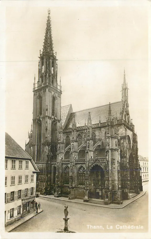 Thann, Katedra — widok budynku gotyckiego z wieżą z ostrzem — Photomaga, Reprodukcja zakazana N° 110 - Awers