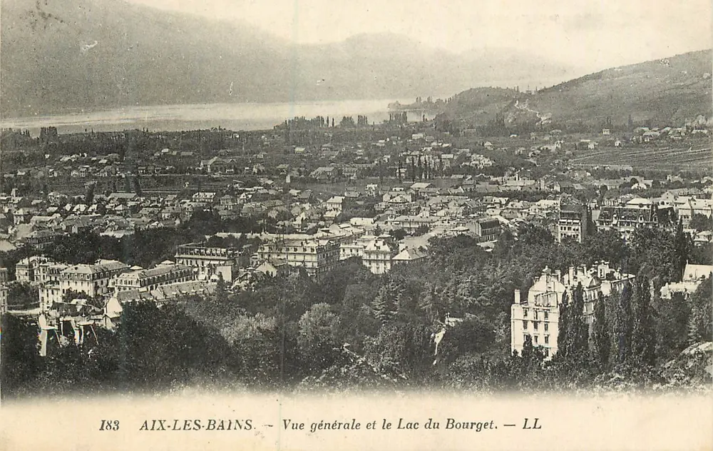 Aix-les-Bains — Vista geral e Lago do Bourget — LL - Frente