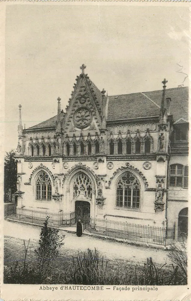 हॉटेकॉम्ब के अब्बी — मुख्य भित्ति - आगे