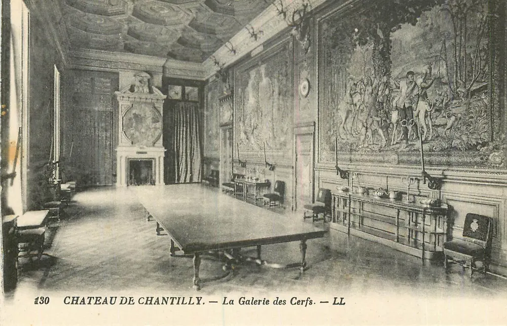Château de Chantilly — La Galerie des Cerfs — LL - Recto