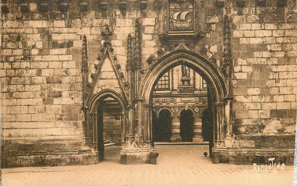 Portes de la Cour de l'Hôtel de Ville — La Rochelle — Künstleredition R Bergevin, n°458 - Vorderseite