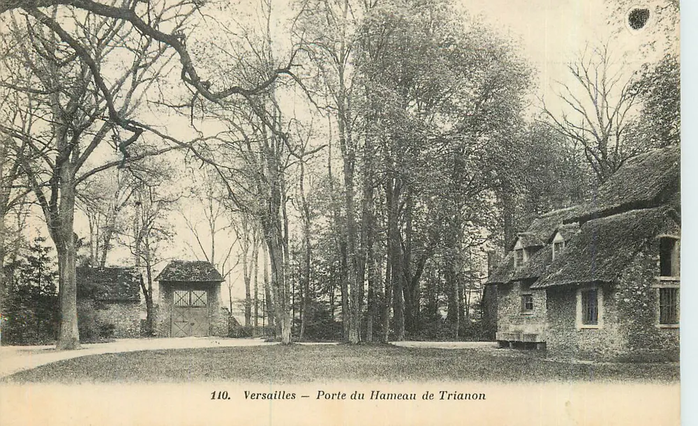Versailles — Porta do Hameau de Trianon - Frente