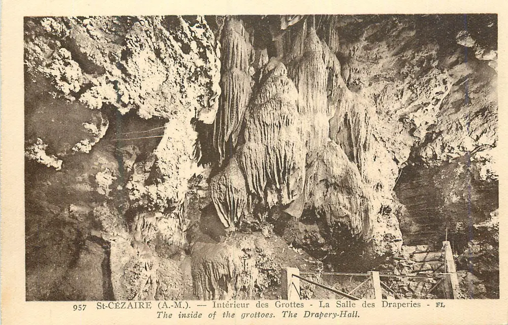 St-Cézaire (A.M.) — Innenansicht der Höhlen — Die Draperie-Saal — FL - Vorderseite