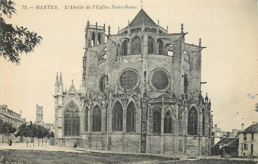 Mantes. A Abside da Igreja Nossa Senhora — Editor não identificado, n° 73 - Frente