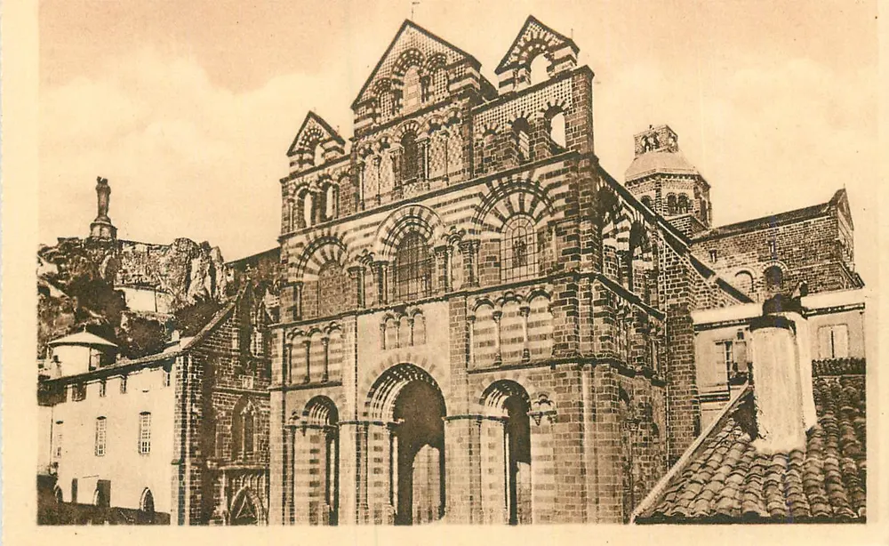 Le Puy — Cathédrale et le Rocher Corneille — Imp. Letellier, Paris - Recto