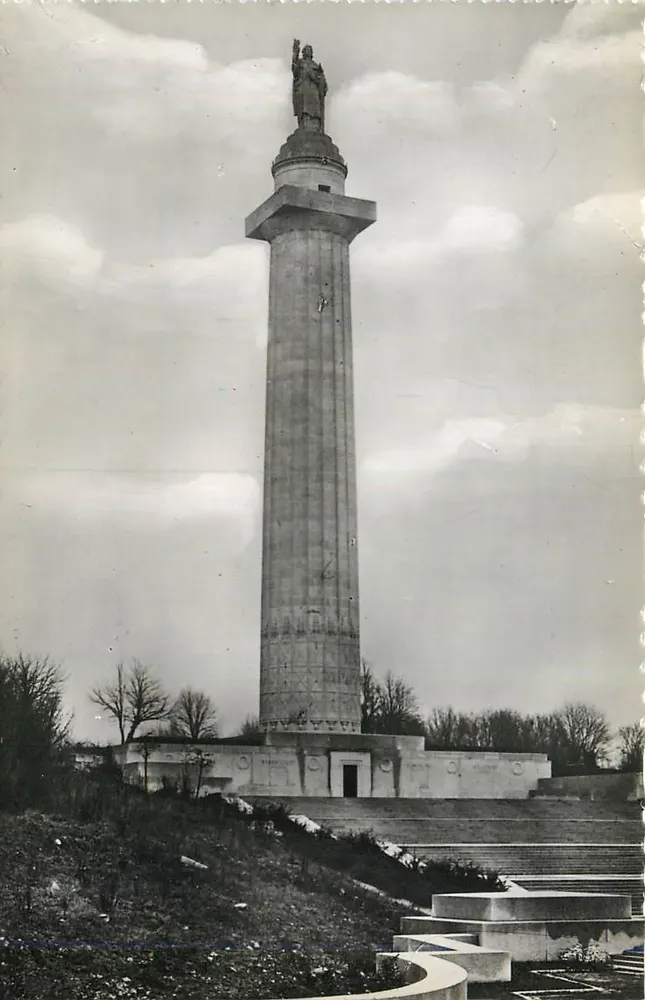 Montfaucon - Der amerikanische Denkmal — Editions des Forts de Vaux et Douaumont, Nr. 17 - Vorderseite