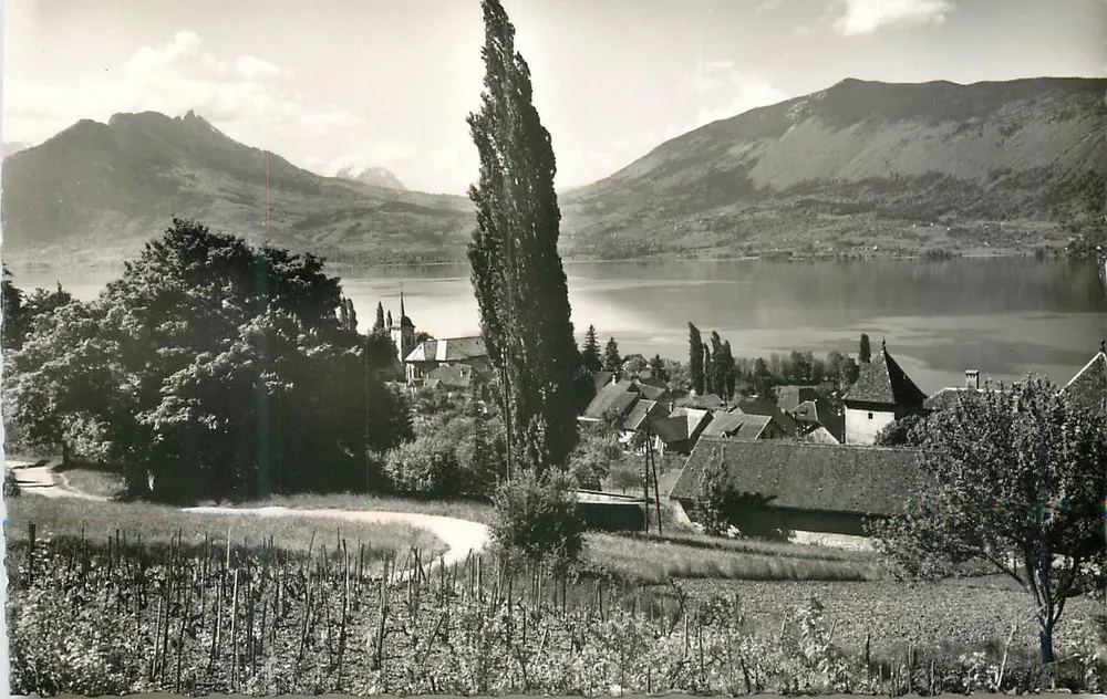 Lago de Annecy — Vista geral e Col de Leschaux — Edições G. Mouchet, Annecy - Frente