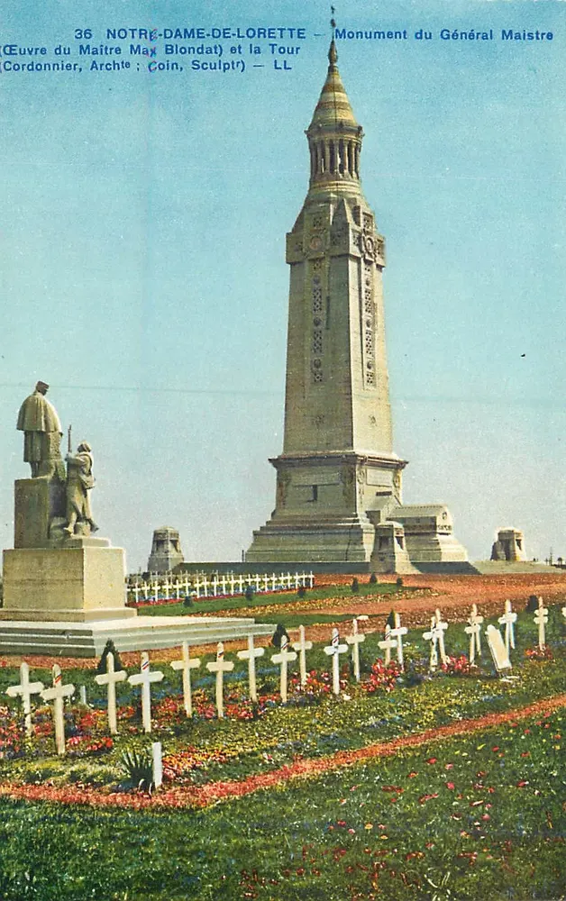 Nossa Senhora de Lorette — Monumento do Geral Maistre — obra de Maître Max Blondat (arquiteto) e Coin (escultor) - Frente
