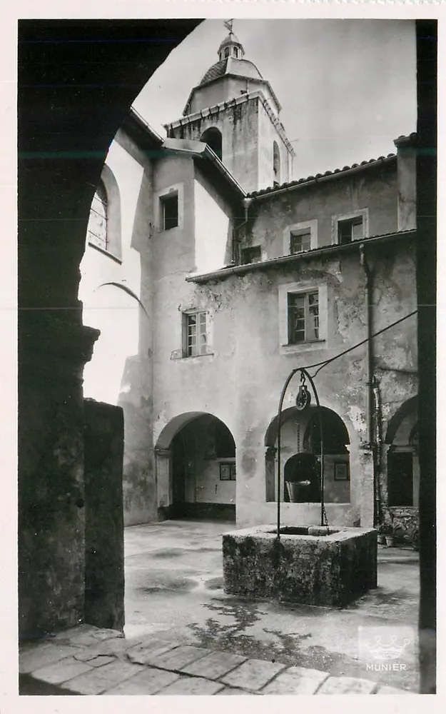 Nice-Cimiez — Il Pozzo e il Campanile del Monastero — Éditions d'Art Munier, Nice - Recto