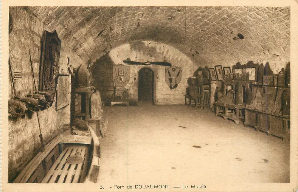 Forte de DOUAUMONT — O Museu — Edição Verdun - Frente