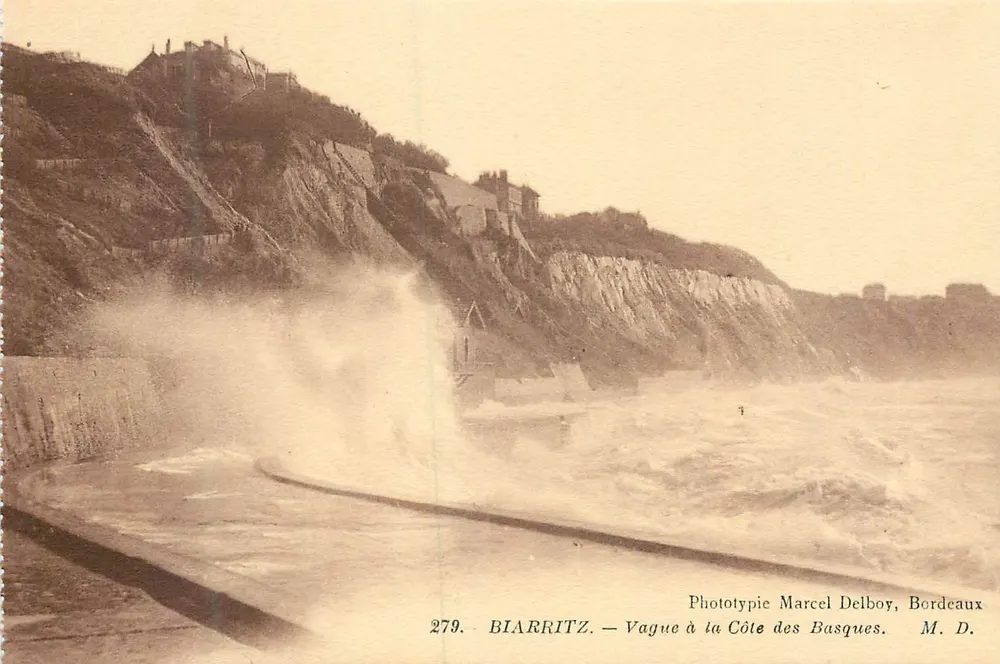 Biarritz — Onda na Costa dos Bascos — Fototipia Marcel Delboy, Bordeaux, n° 279 - Frente