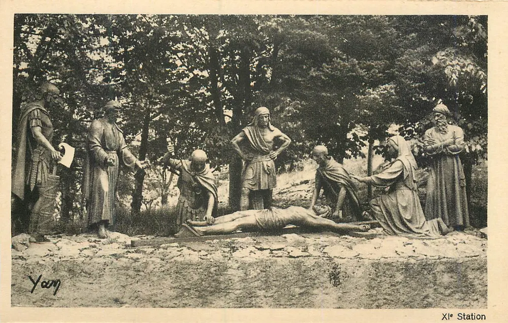 XI. Station — Jesus ist an die Kreuz gefesselt — Edition Quinault, Lourdes - Vorderseite