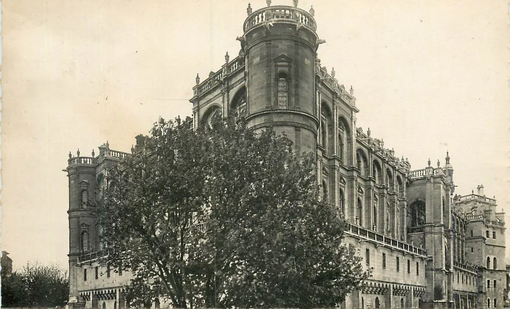 O Castelo de Saint-Germain-en-Laye — Vista geral — A.C.-7 — editor Abelle-Cartes - Frente