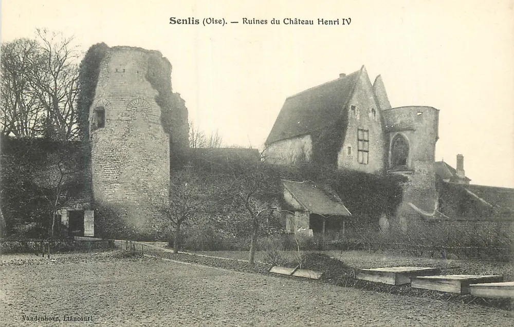Senlis (Oise) — Ruinas del Castillo de Enrique IV — Vandenhove, Liâneourt - Anverso