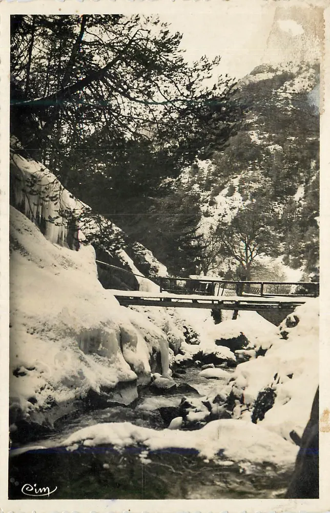 Aigouilles (Hautes-Alpes) — Die Tal des Guil im Winter — Combière Imp. Maçon - Vorderseite