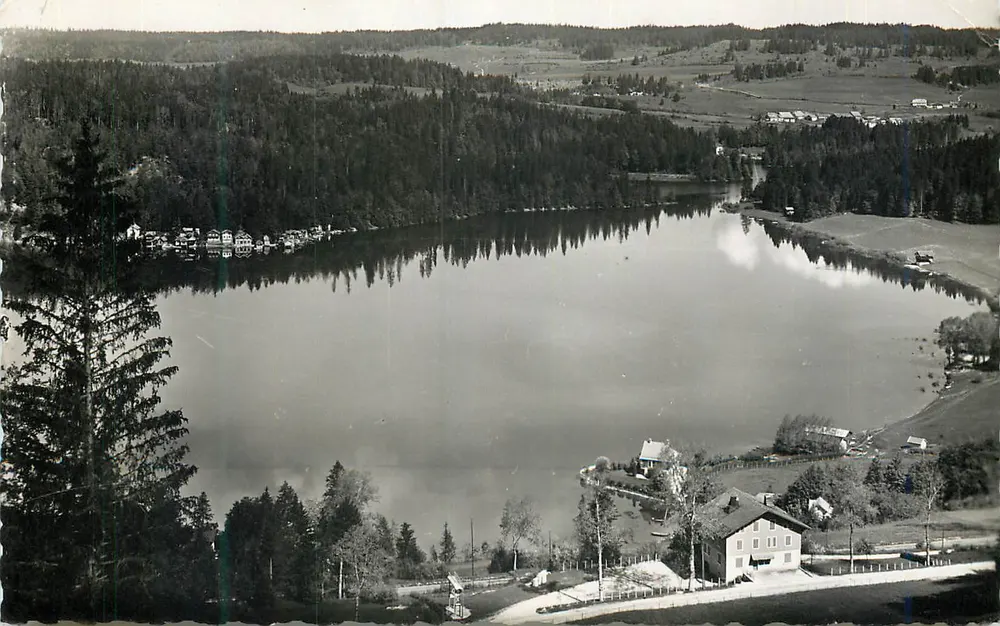 See von Saint-Point — Ausblick von den Hängen von Montperreux — Edition und Foto E. Protet, 5416 - Vorderseite