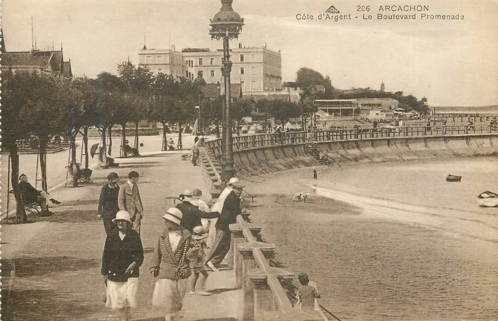 Arcachon — Costa de Prata - O Boulevard Promenade — n° 206 - Frente