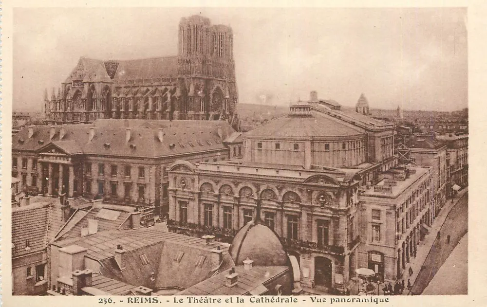 Reims - Das Theater und die Kathedrale - Panoramablick - 256 - Vorderseite