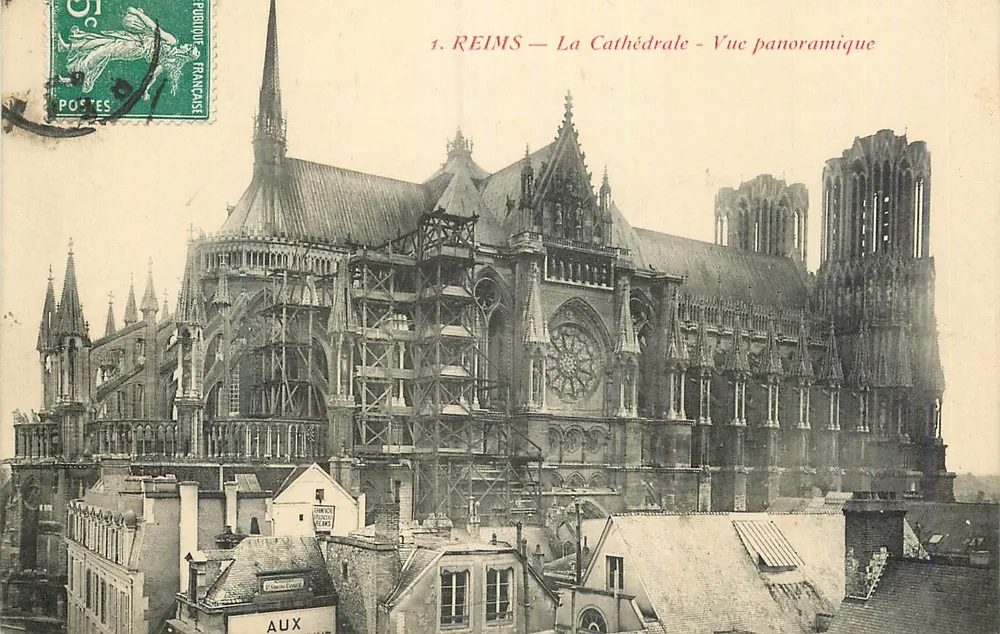 Reims — La Cathédrale - Vue panoramique — Éditeur : AUX (imprimeur) — N° de série 1 - Recto