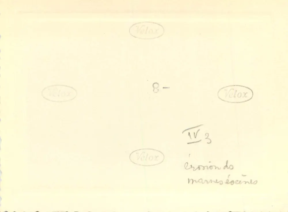 Montanhas estratificadas — paisagem geológica — editor Velox, série 8-IV-3 - Verso