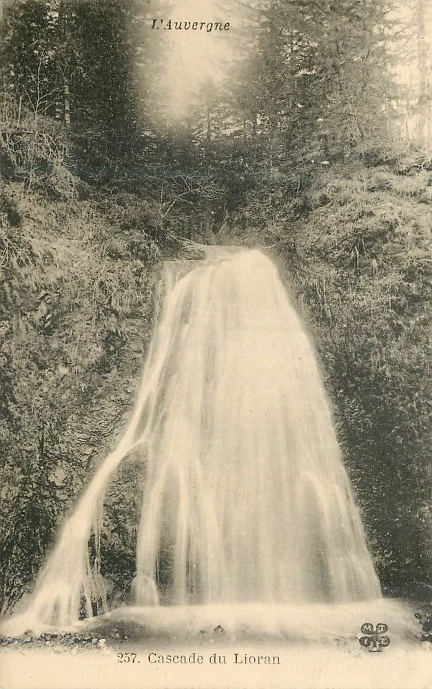 Cascata do Lioran — A Auvergne — n°257 - Frente