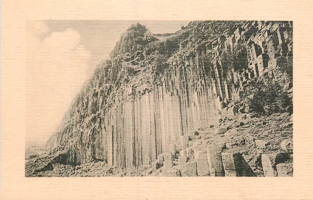 As Orgues d'Espaly — Environs do Puy — Imp. Lévy, Paris - Frente