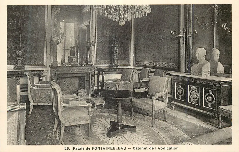 Palais de FONTAINEBLEAU — Cabinet de l'Abdication — n°23 - Recto