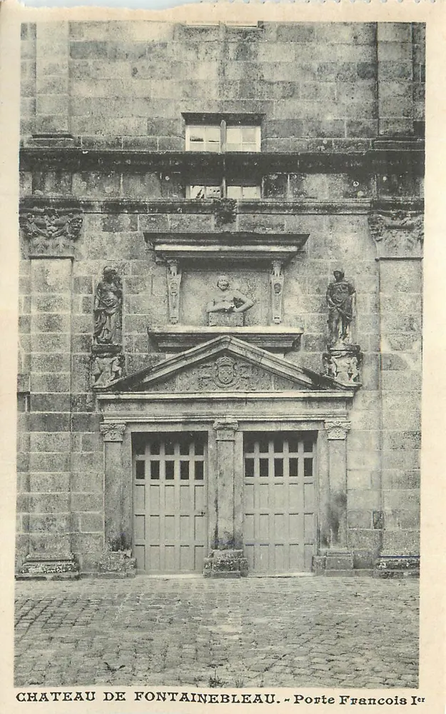 Schloss Fontainebleau — Tor François Ier - Vorderseite