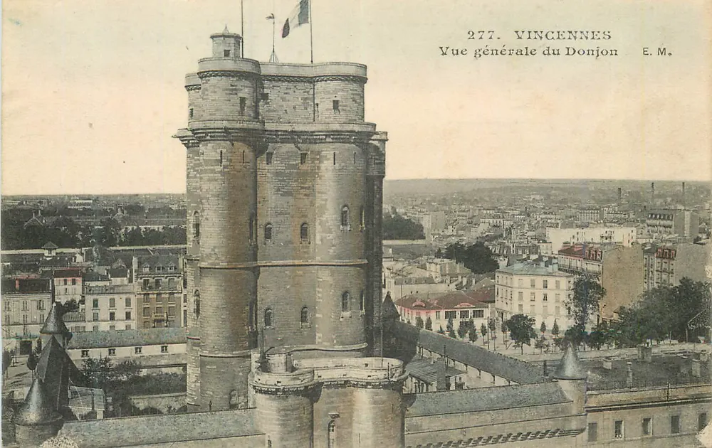 Vincennes — Vista geral do Donjon — E.M. n°277 - Frente