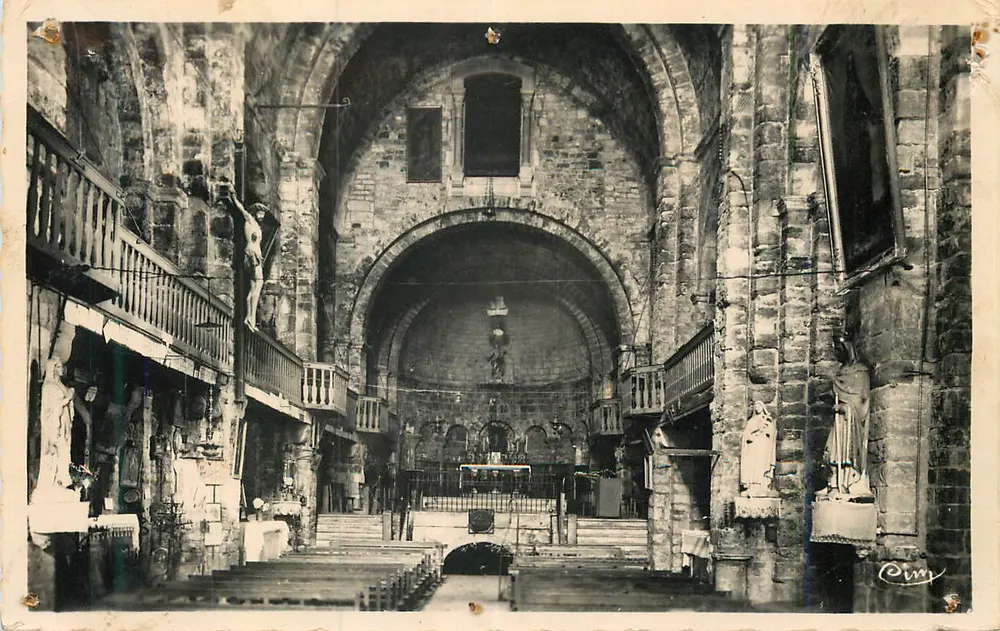 Saintes-Maries-de-la-Mer — Intérieur de l'église — Photo Combier Hacôn - Vorderseite