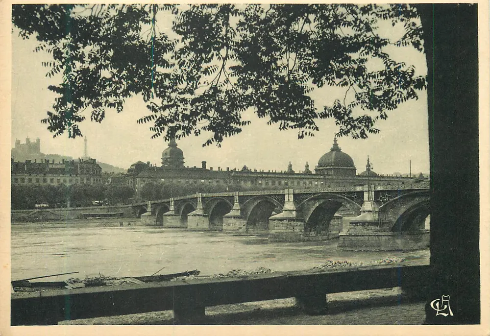Lyon, Pont de la Guillotière und das Hôtel-Dieu — Édition G.-L. Arlaud, n° 1048 - Vorderseite