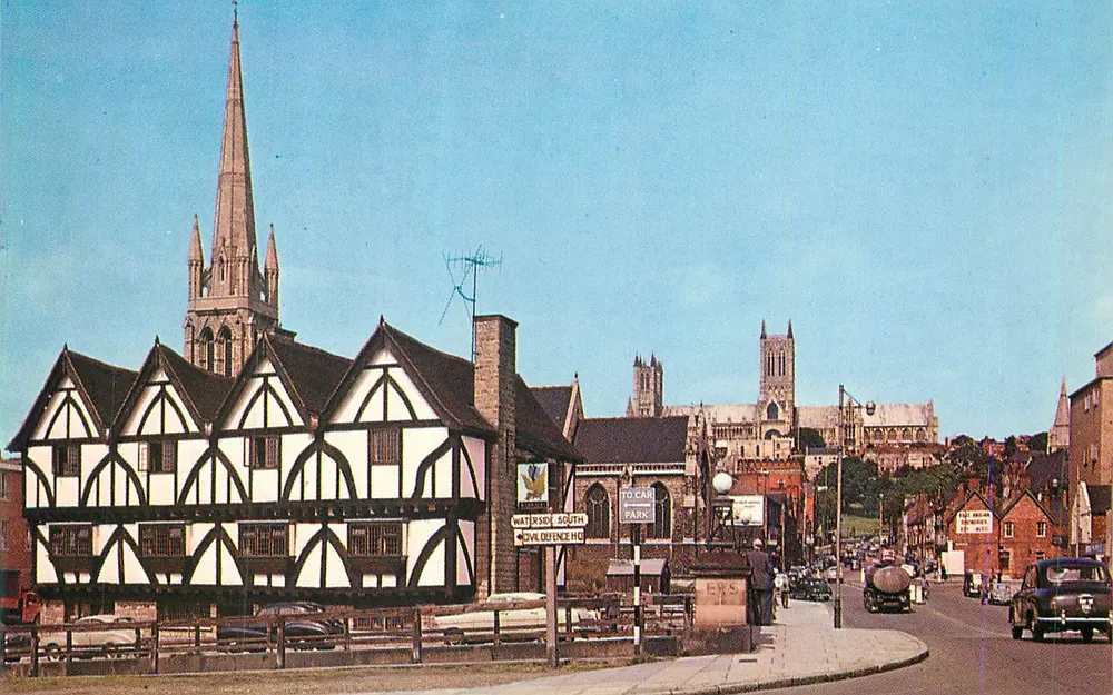 Green Dragon Inn en Lincoln Minster — uitzicht op de stad — uitgever: Colourpicture Publishers, Inc., Norwich, Norfolk - Voorkant