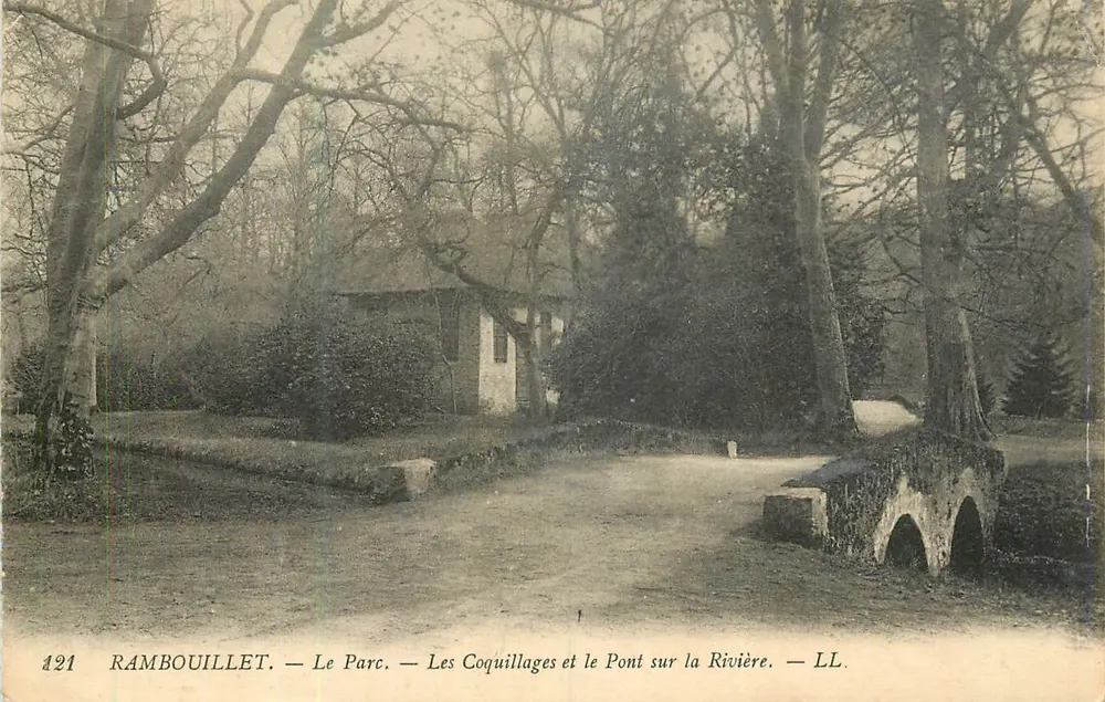 Rambouillet — Der Park — Die Schale und die Brücke über den Fluss — LL - Vorderseite