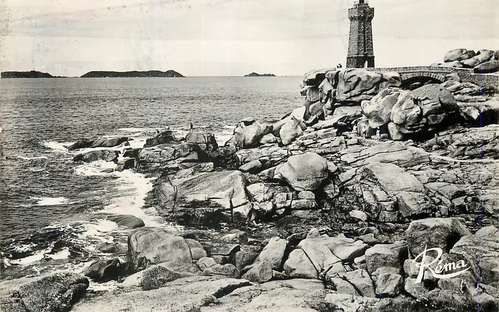 O Farol de Ploumanach — Perros-Guirec (C.-du-N.) — Réma - Frente