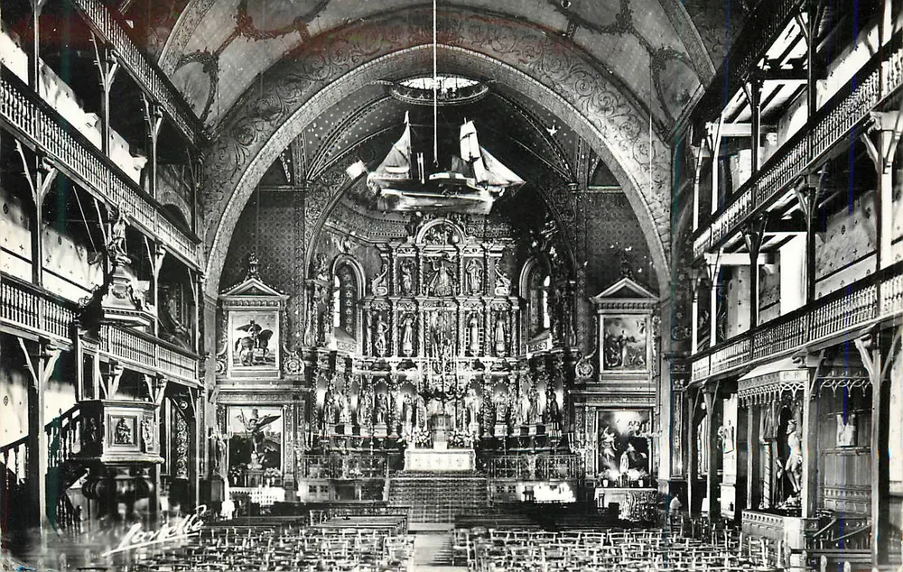 Interior da Igreja de Saint-Jean-de-Luz — casamento de Louis XIV e Marie-Thérèse da Áustria — editor L. Lavielle, n° P. 943 - Frente