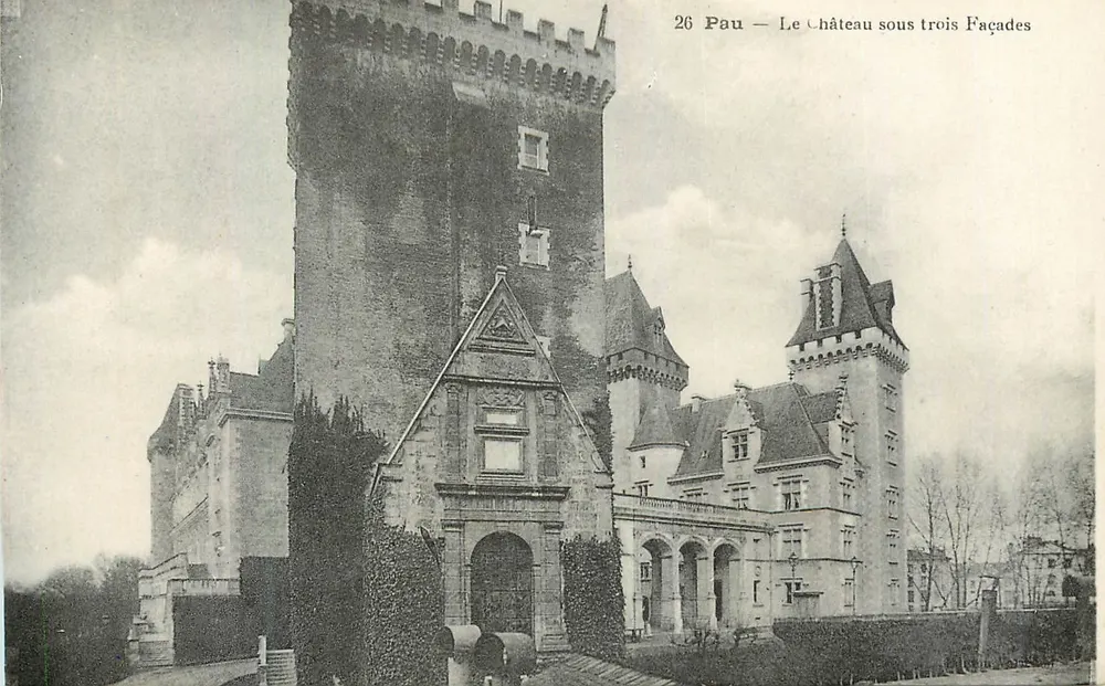 Pau — O Castelo sob Três Fachadas — Editor não identificado, n° 26 - Frente