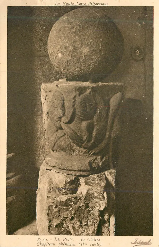 Le Puy - Der Cloister - Phönizischer Kapitell (4. Jahrhundert) - Vorderseite