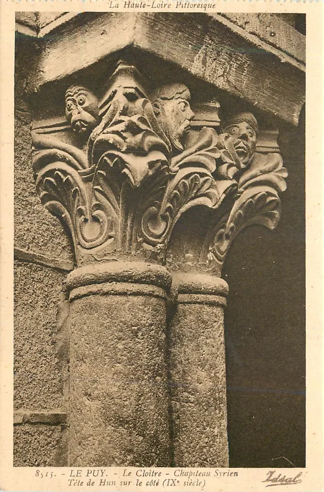 Le Puy - Der Cloister - Syrischer Kapitell - Kopf eines Huns auf der Seite (9. Jahrhundert) — Die pittoreske Haute-Loire — Verlag Ideal, Nr. 8515 - Vorderseite