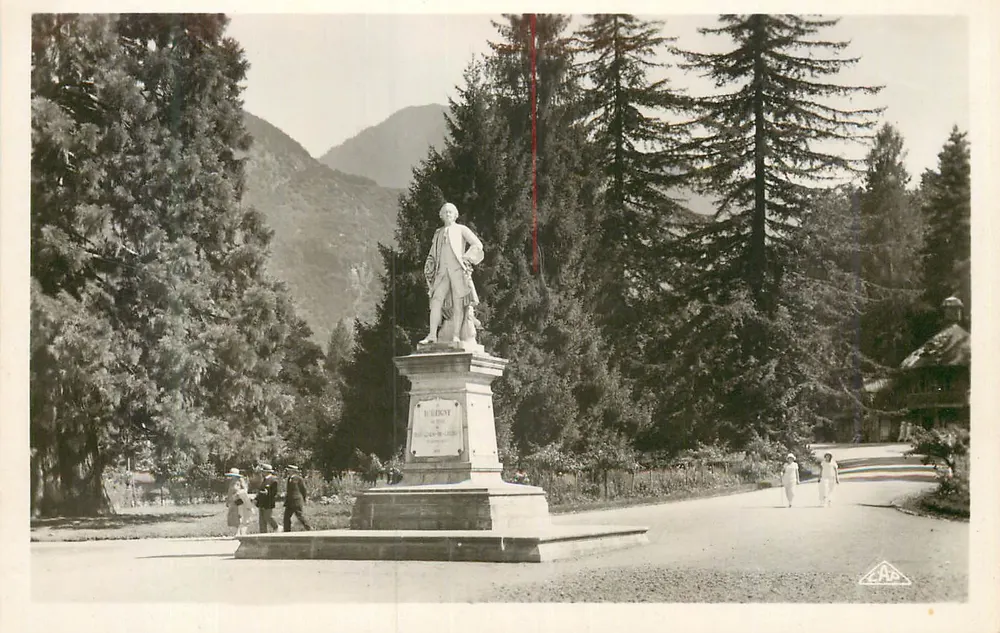 Luchon - Parque das Quincences e Monumento de Etigny — Editor E.A.P. - Frente