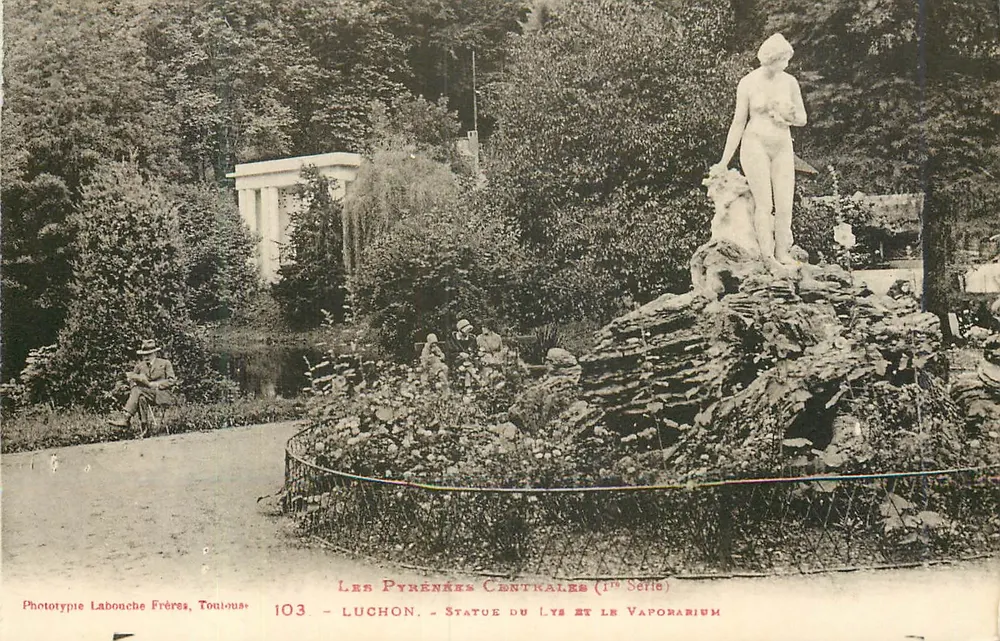 Luchon - Statue des Lilien und das Vaporarium — Zentrale Pyrenäen (1. Serie) — Phototypie Labouche Frères, Toulouse - Vorderseite