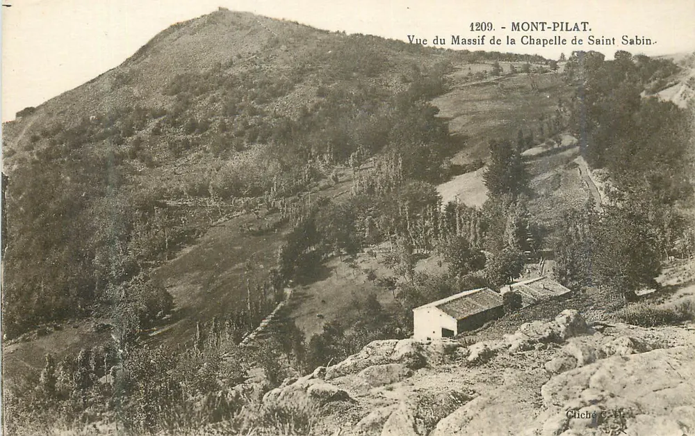 Mont-Pilat — Ansicht des Massivs der Kirche Saint Sabin — Cliché & H. - Vorderseite